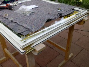 Foto: Montage der neuen Beschläge